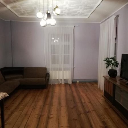 Pils Ielas Apartamenti Kandava Esterno foto