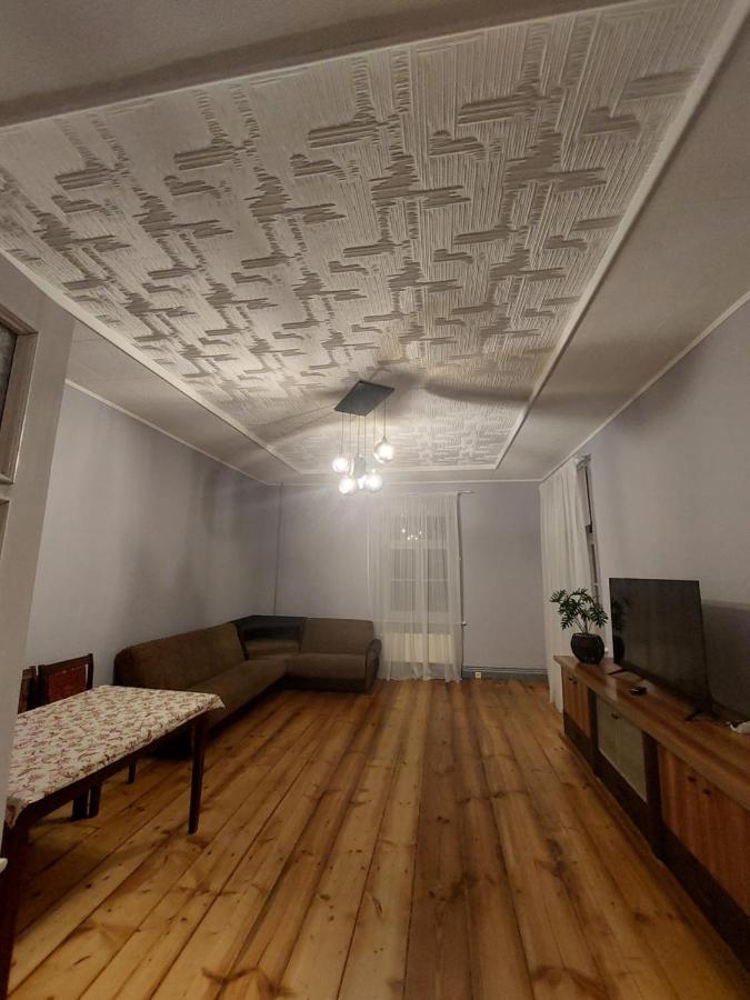 Pils Ielas Apartamenti Kandava Esterno foto